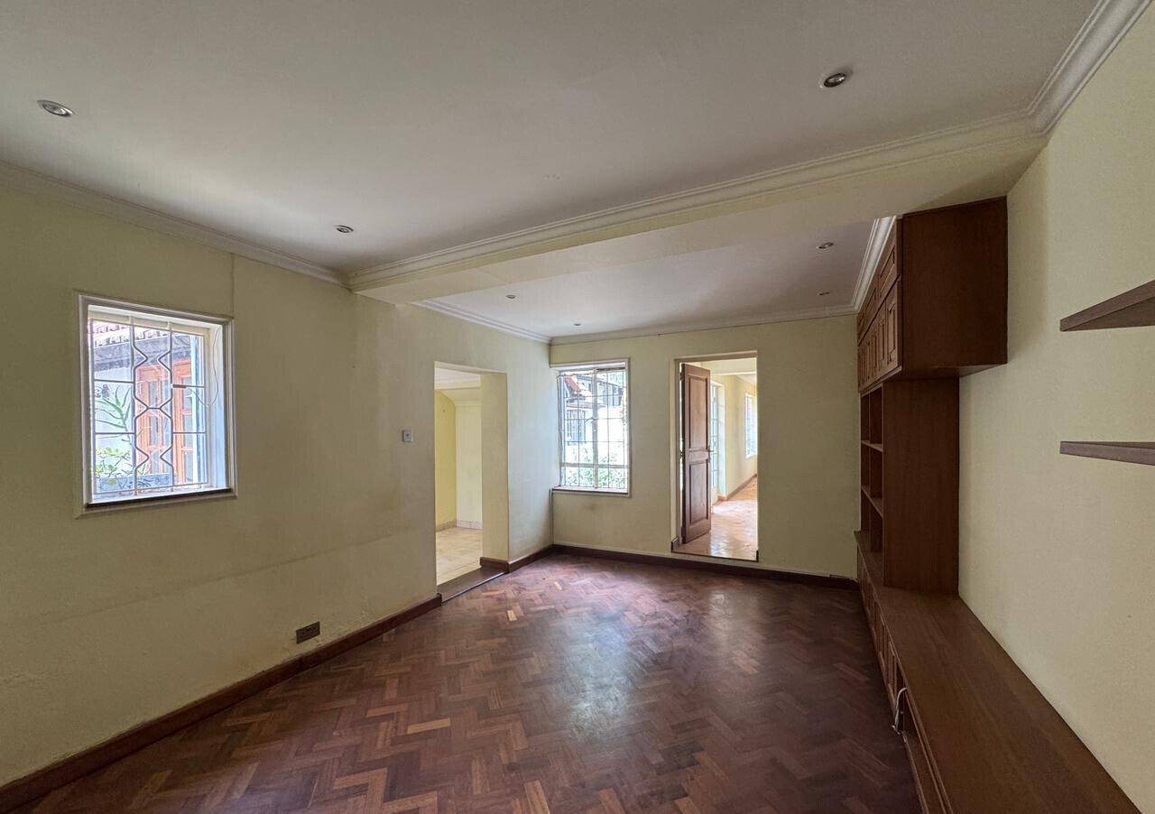 5-Bed Muthaiga Home with 3 Staff Quarters & Light-Filled Living