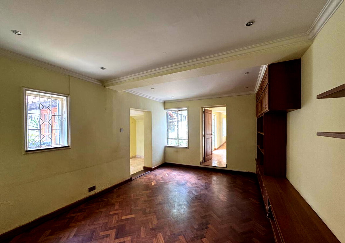 5-Bed Muthaiga Home with 3 Staff Quarters & Light-Filled Living