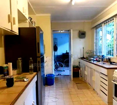 4bdrm Bungalow in Loresho Crescent for rent - Image 5