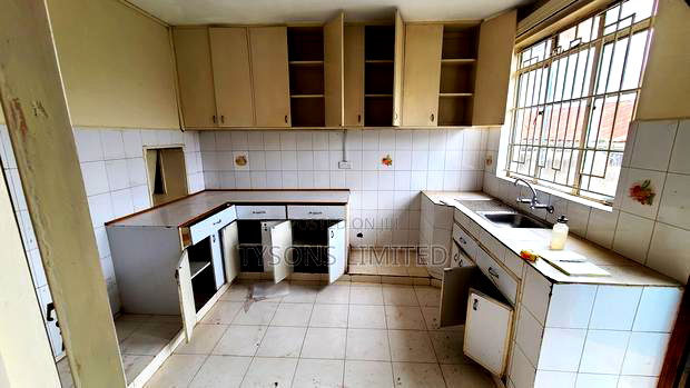 5bdrm Maisonette in Thiongo Road, Kangemi for rent