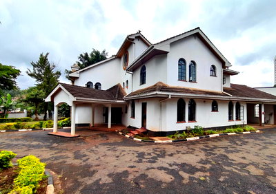 KSh 154M Corner Plot with Garden