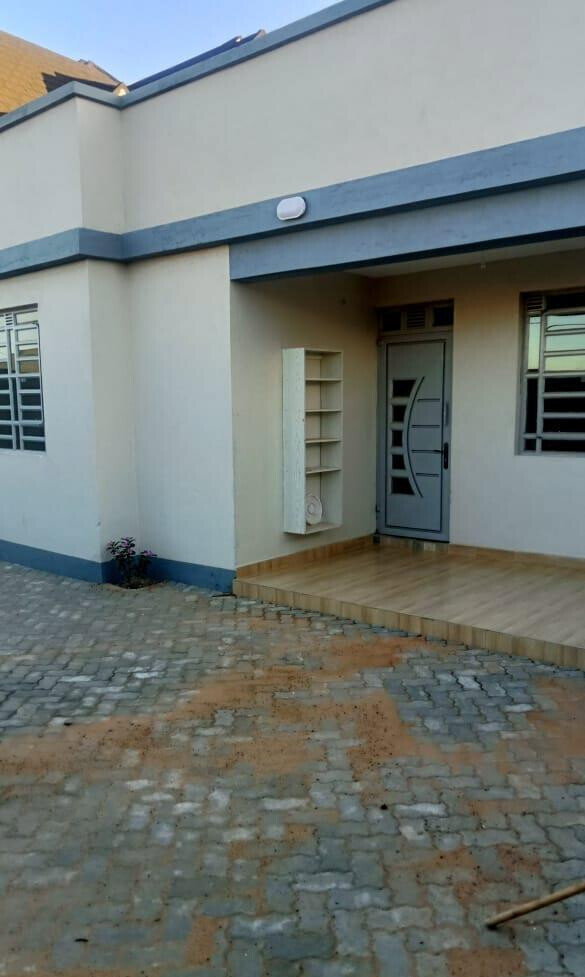 3BR Townhouse with Ready Title Deed - 40x80 Plot, Juja