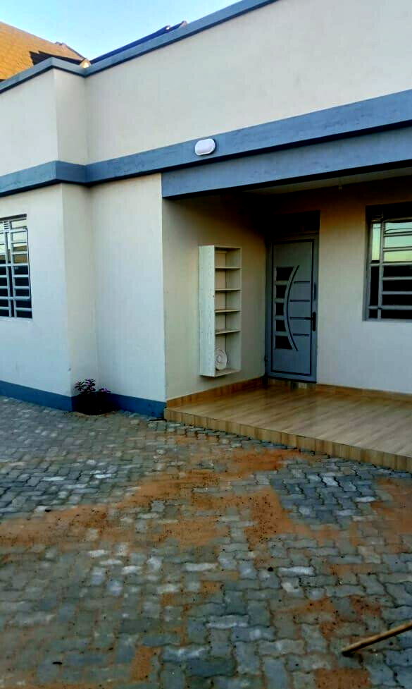 3BR Townhouse with Ready Title Deed - 40x80 Plot, Juja