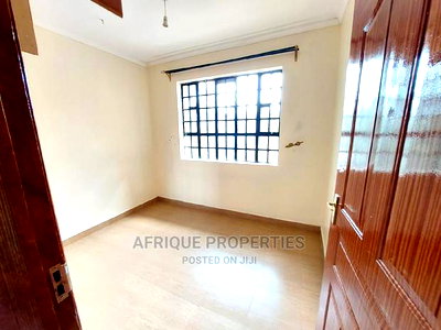 5bdrm Mansion in Membly Estate for sale - Image 1