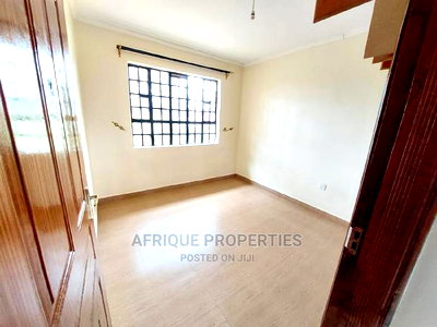 5bdrm Mansion in Membly Estate for sale - Image 2