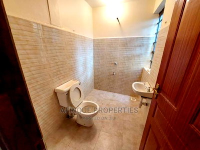 5bdrm Mansion in Membly Estate for sale - Image 11