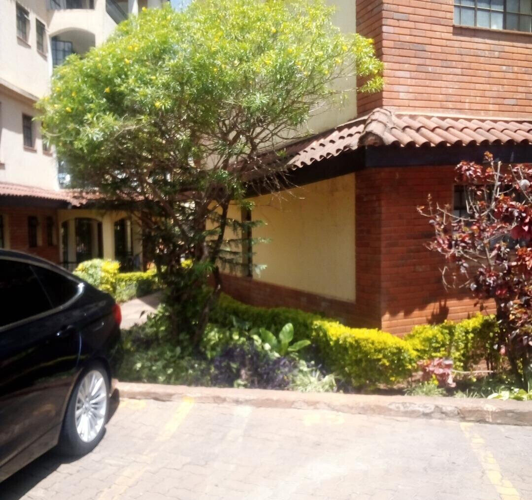 Spacious 4BR Townhouse Near Riara Road - Kilimani
