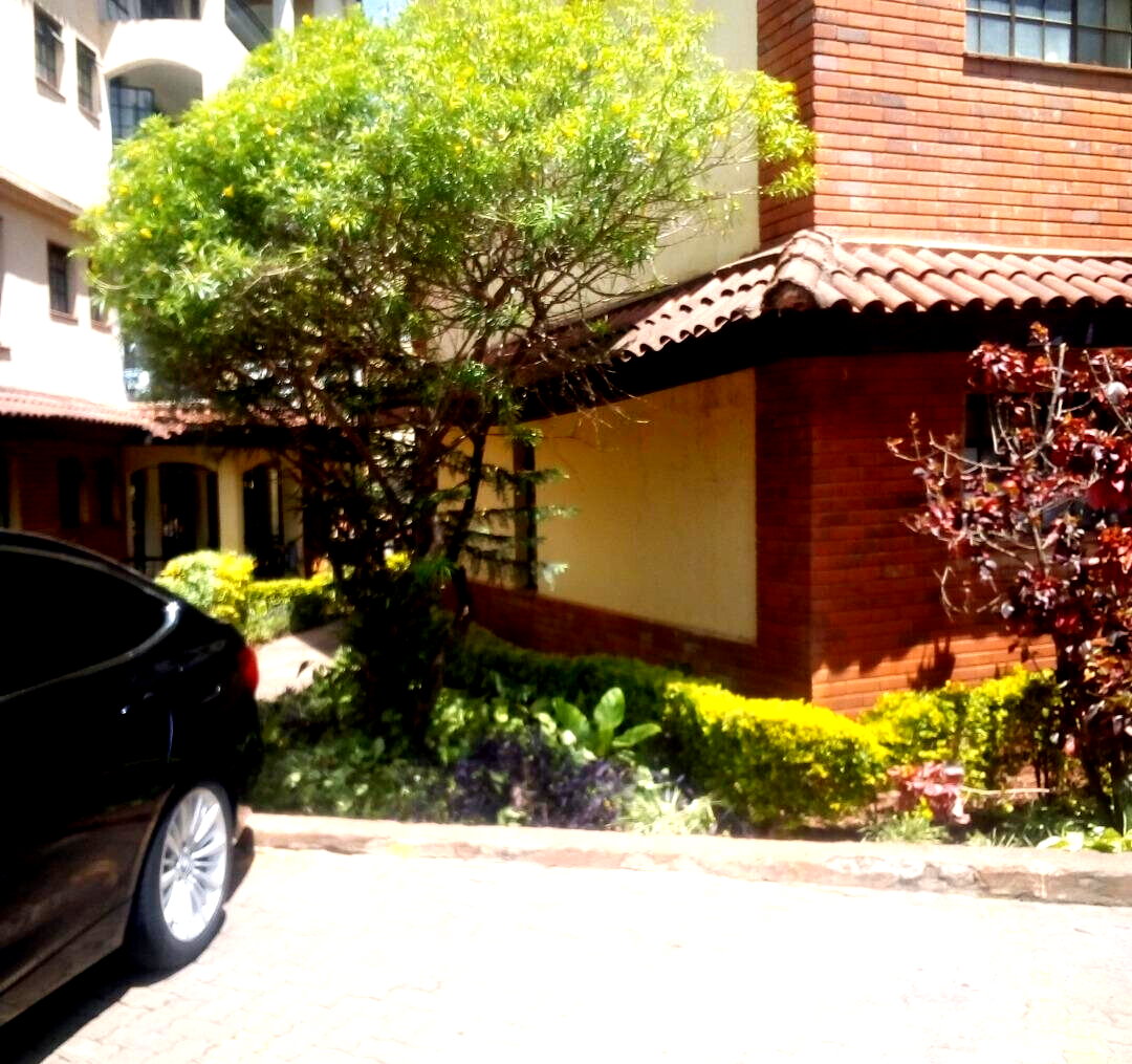 Spacious 4BR Townhouse Near Riara Road - Kilimani
