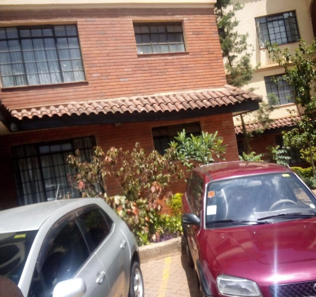 Spacious 4BR Townhouse Near Riara Road - Kilimani
