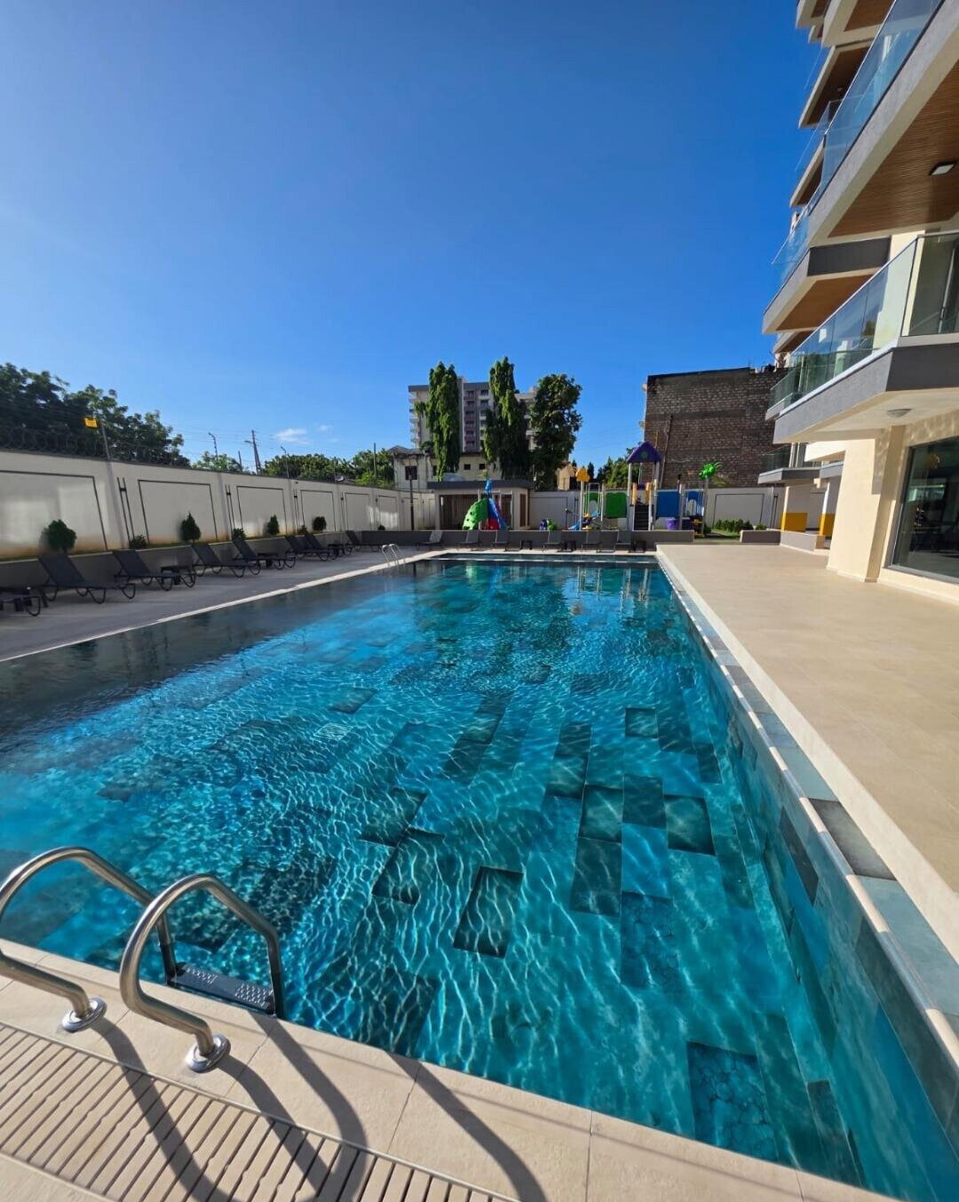 3BR Penthouse with Sea Views & DSQ - Nyali, Mombasa