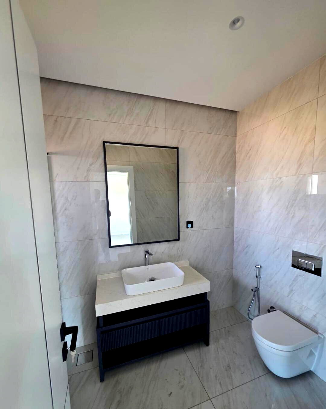 3BR Penthouse with Sea Views & DSQ - Nyali, Mombasa