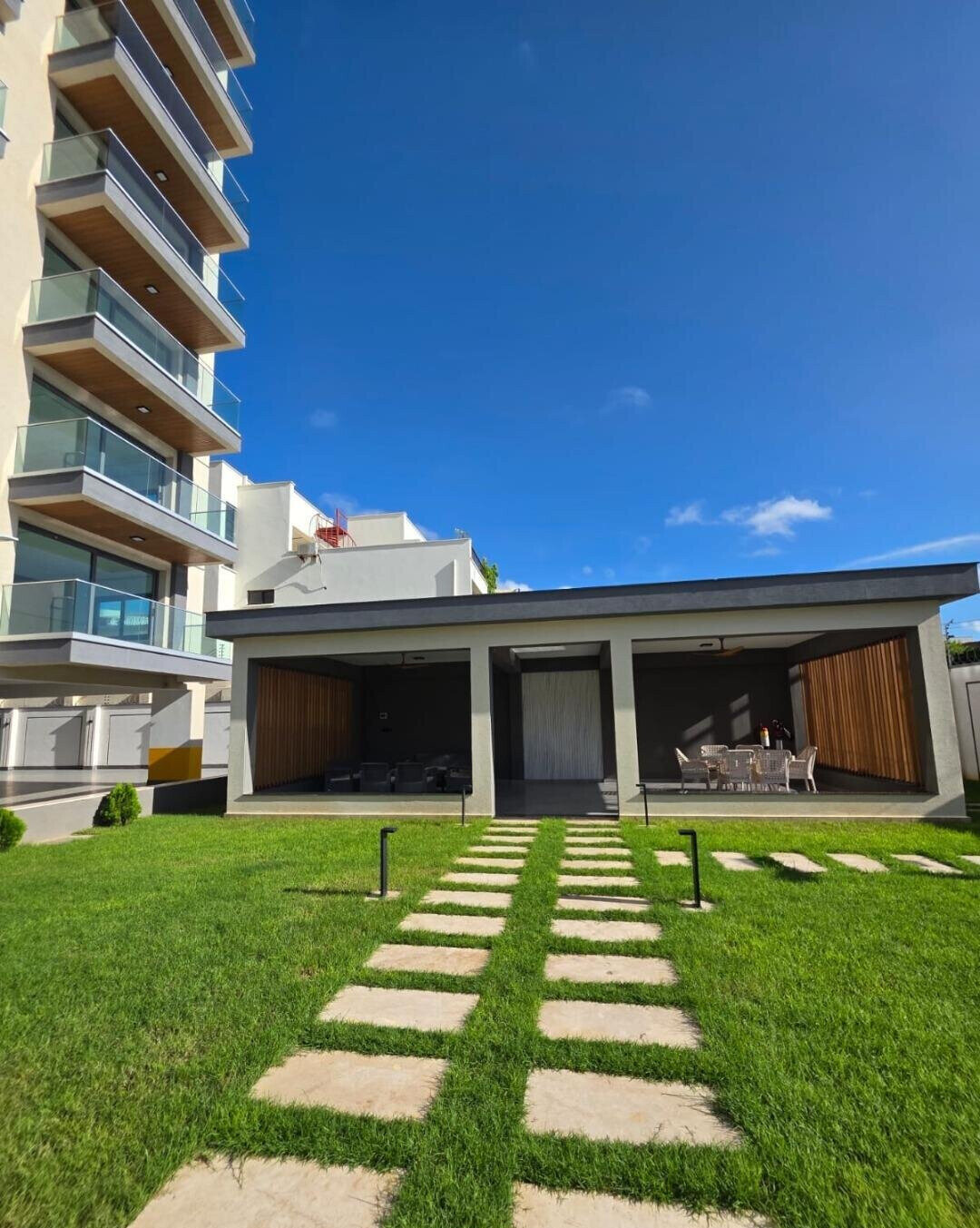 3BR Penthouse with Sea Views & DSQ - Nyali, Mombasa