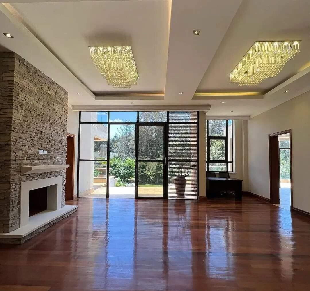 Half-Acre Townhouse with Pool, Gym & Antique Room – Karen