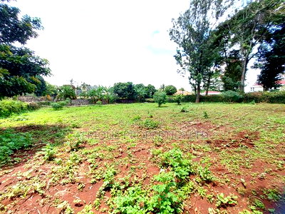 Runda 1/2 Residential Plot for Sale - Image 1