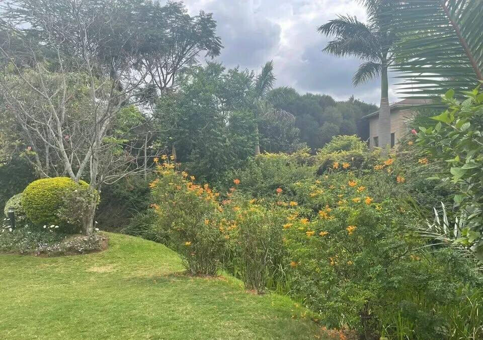 UN-Approved 4BR Townhouse on Half-Acre with Pool & Gym - Kitisuru