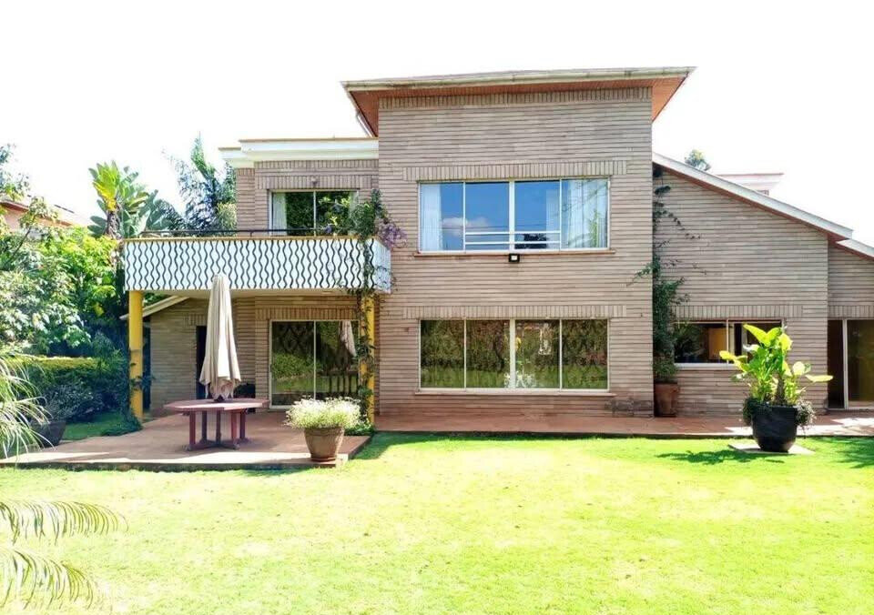 UN-Approved 4BR Townhouse on Half-Acre with Pool & Gym - Kitisuru