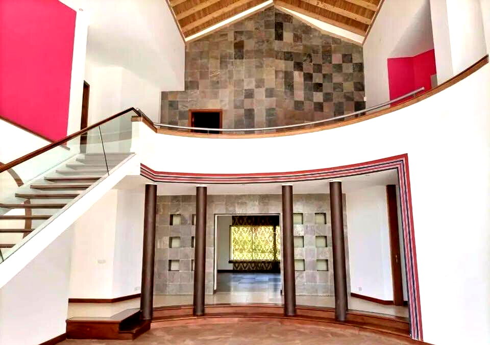 UN-Approved 4BR Townhouse on Half-Acre with Pool & Gym - Kitisuru