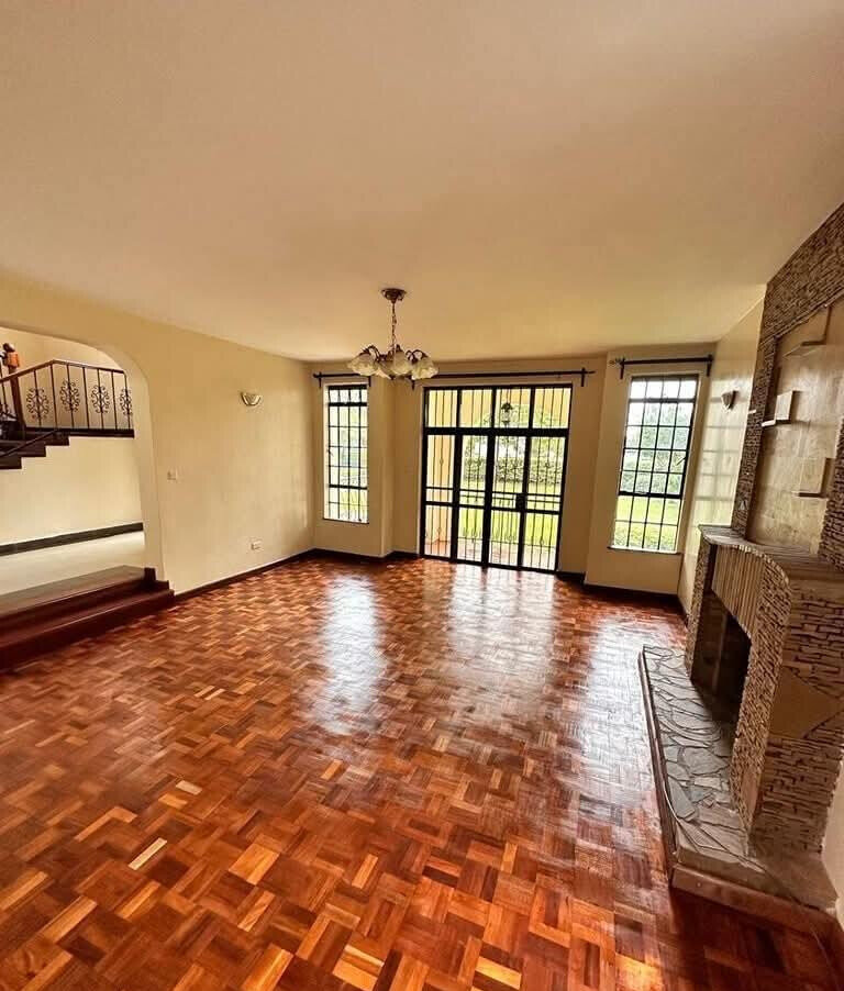 4-Ensuite Townhouse on Half-Acre with DSQ – Karen