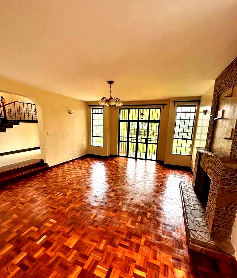 4-Ensuite Townhouse on Half-Acre with DSQ – Karen