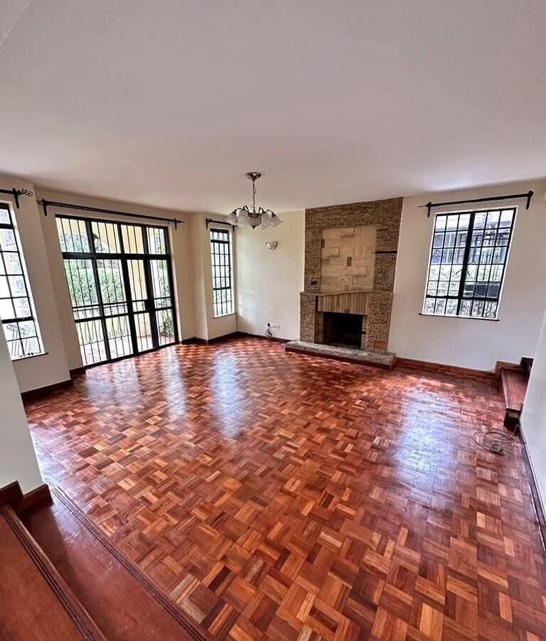 4-Ensuite Townhouse on Half-Acre with DSQ – Karen