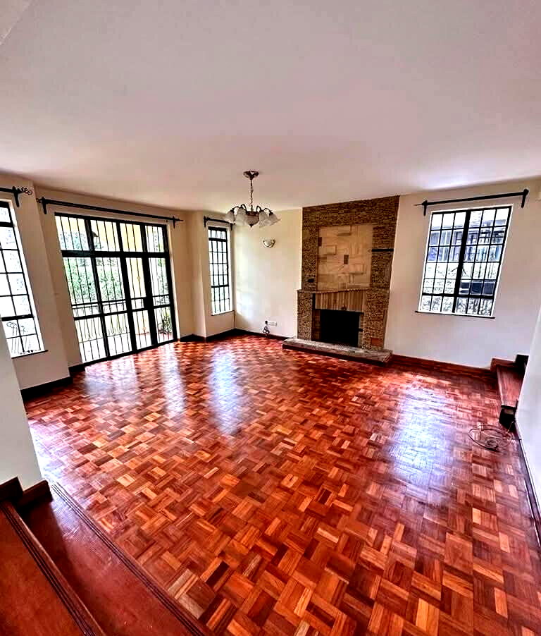 4-Ensuite Townhouse on Half-Acre with DSQ – Karen