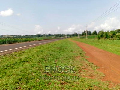 1/8acre 1/4acre Plots Touching Tarmac in Moiben Junction - Image 2