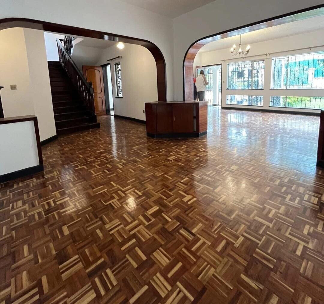 4-Ensuite Townhouse with DSQ & Solar Backup - Westlands