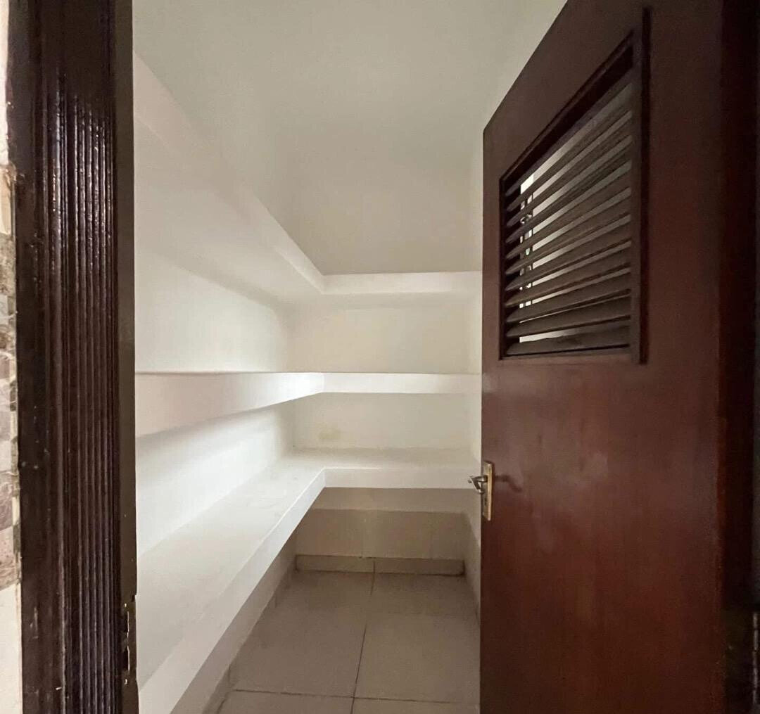 4-Ensuite Townhouse with DSQ & Solar Backup - Westlands