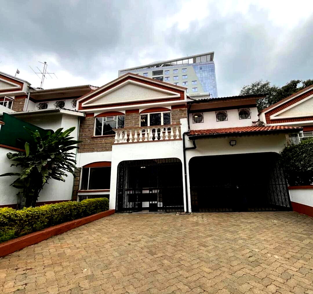 4-Ensuite Townhouse with DSQ & Solar Backup - Westlands