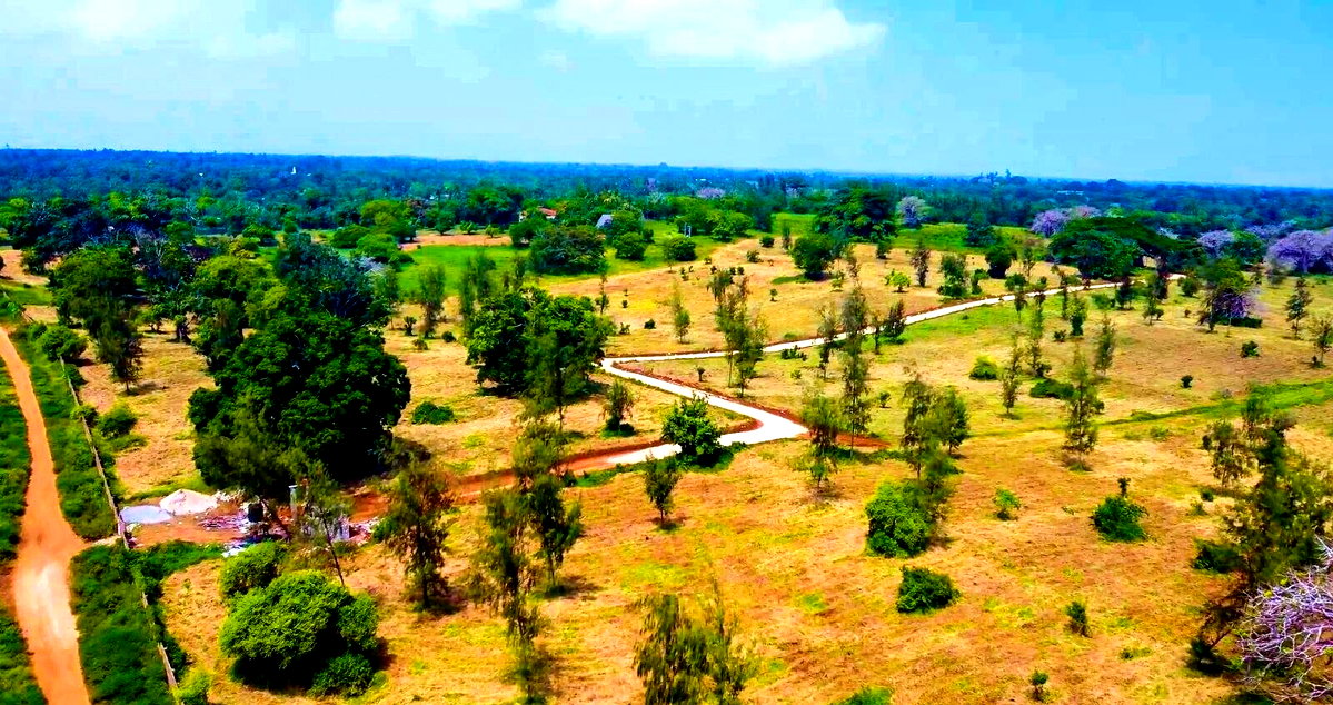 KSh 2.4M Garden Plot with Parking