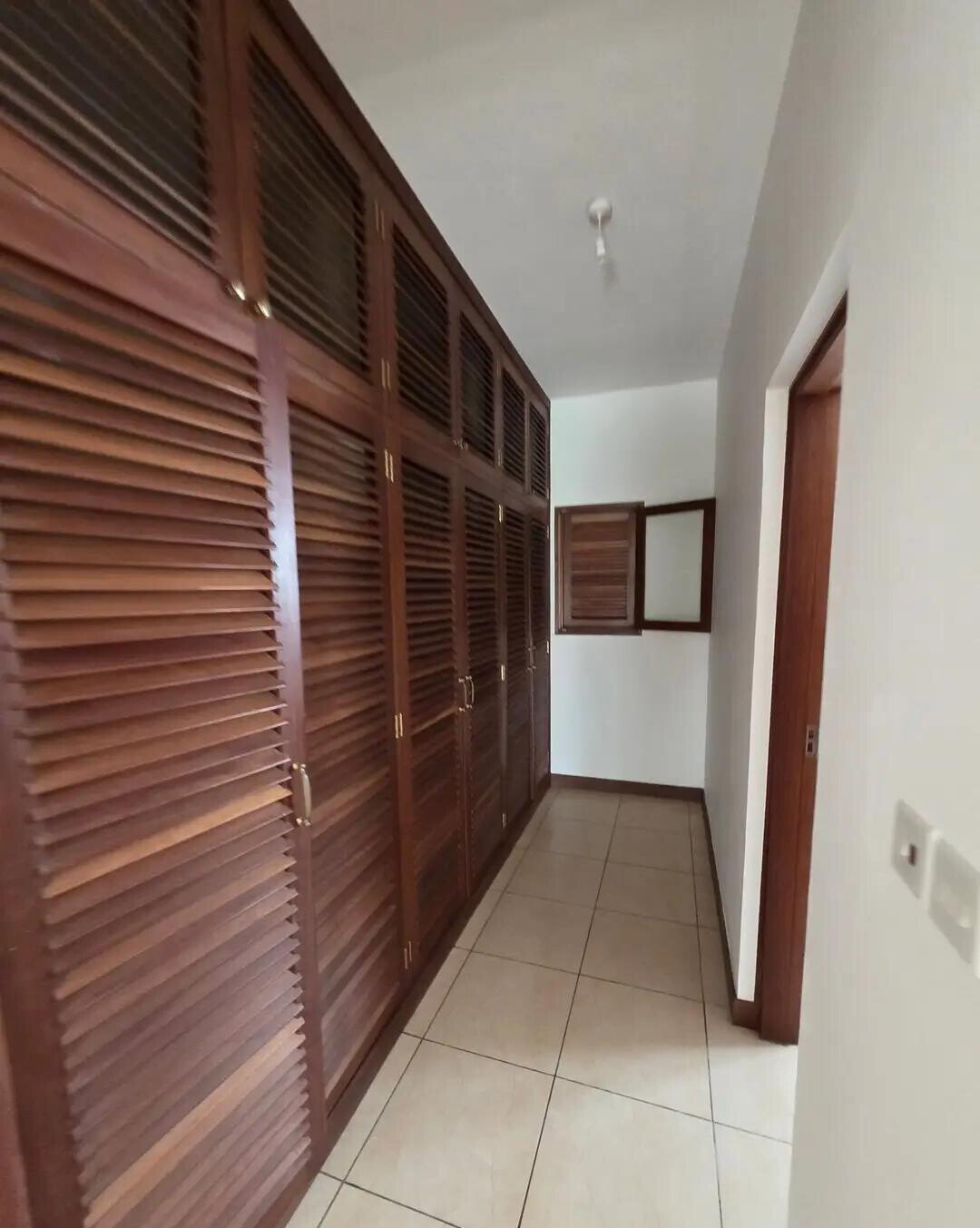 4BR Townhouse with Private Pool in Gated Nyali Estate - Mombasa