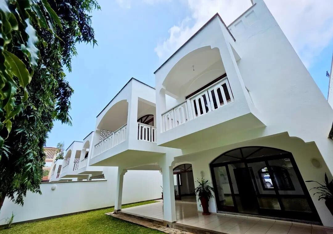 4BR Townhouse with Private Pool in Gated Nyali Estate - Mombasa