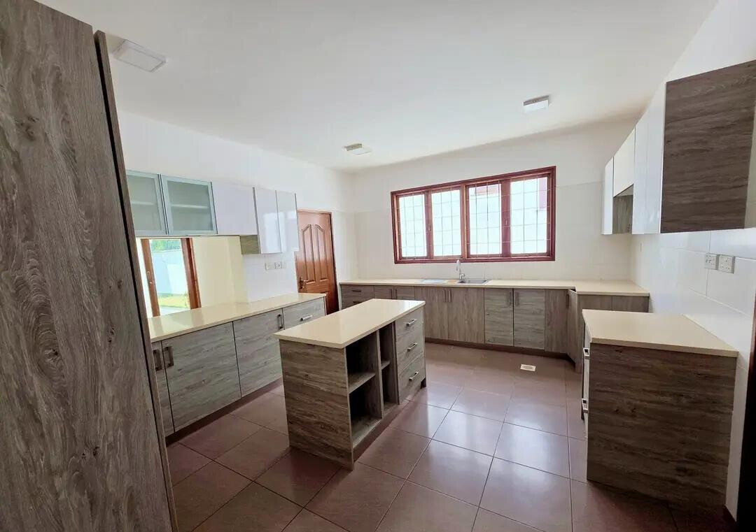 4BR Townhouse with Private Pool in Gated Nyali Estate - Mombasa