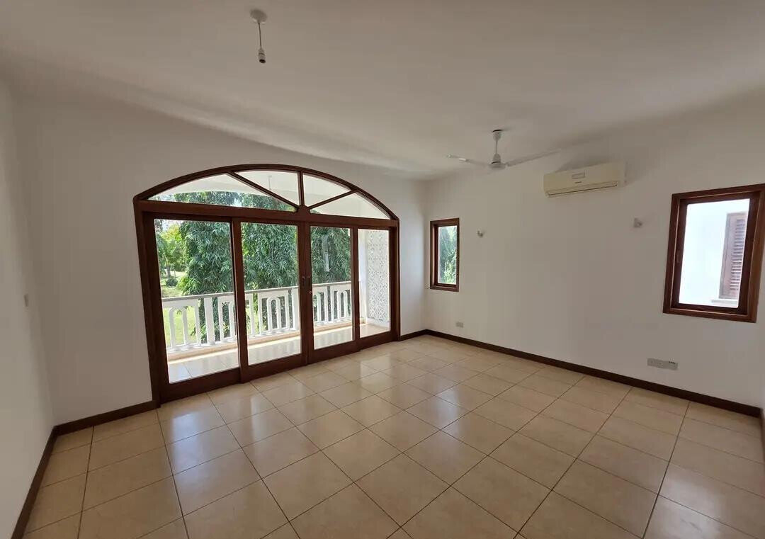 4BR Townhouse with Private Pool in Gated Nyali Estate - Mombasa