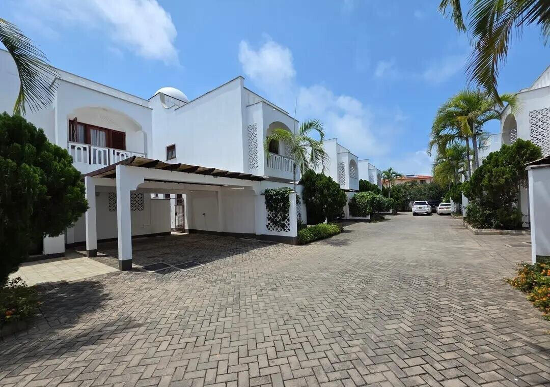 4BR Townhouse with Private Pool in Gated Nyali Estate - Mombasa