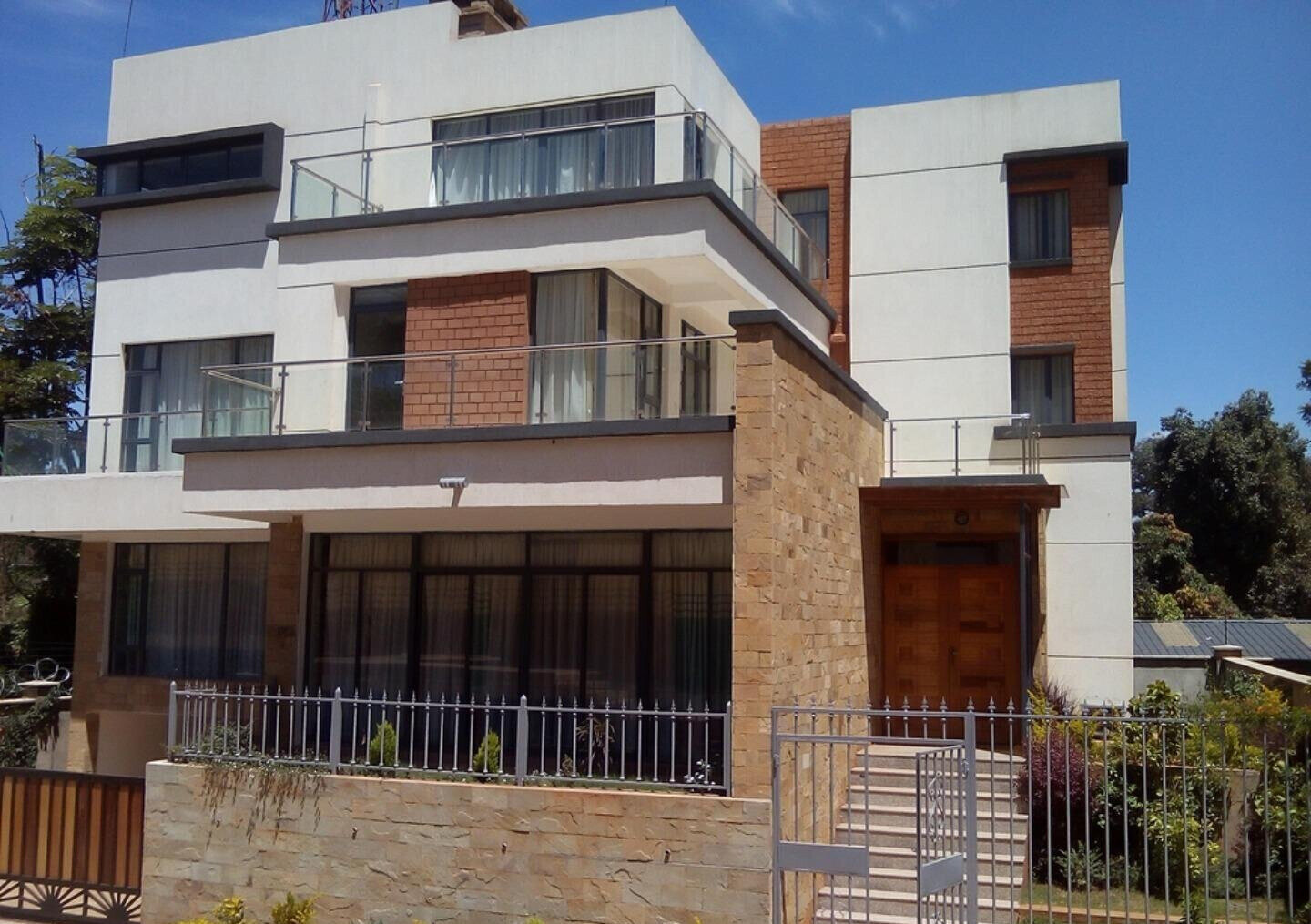 Newly Finished 5-Ensuite Townhouse with Study - Lavington