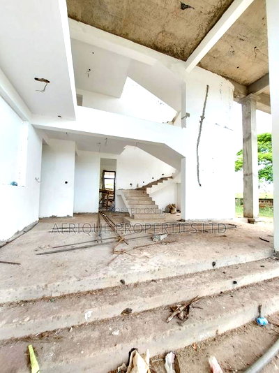 6bdrm Mansion in Thika Green for sale - Image 2