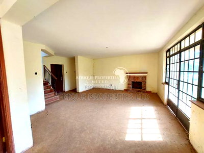 4bdrm Villa in Fourways, Thindigua/Kasarini for sale - Image 2
