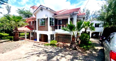 6BR Townhouse on Quarter Acre