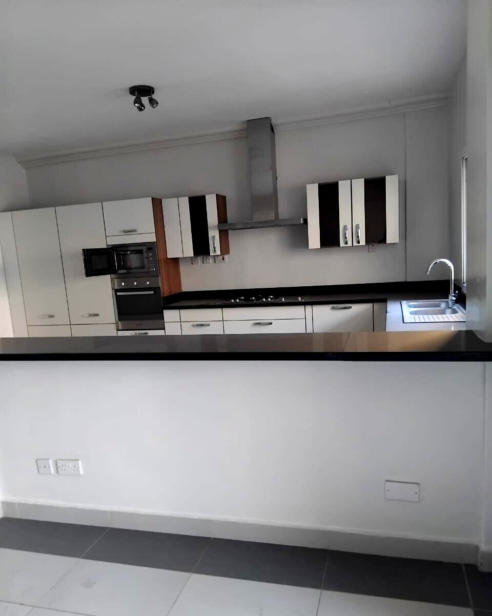 Spacious 3BR with Scenic Views & Gym - Kileleshwa
