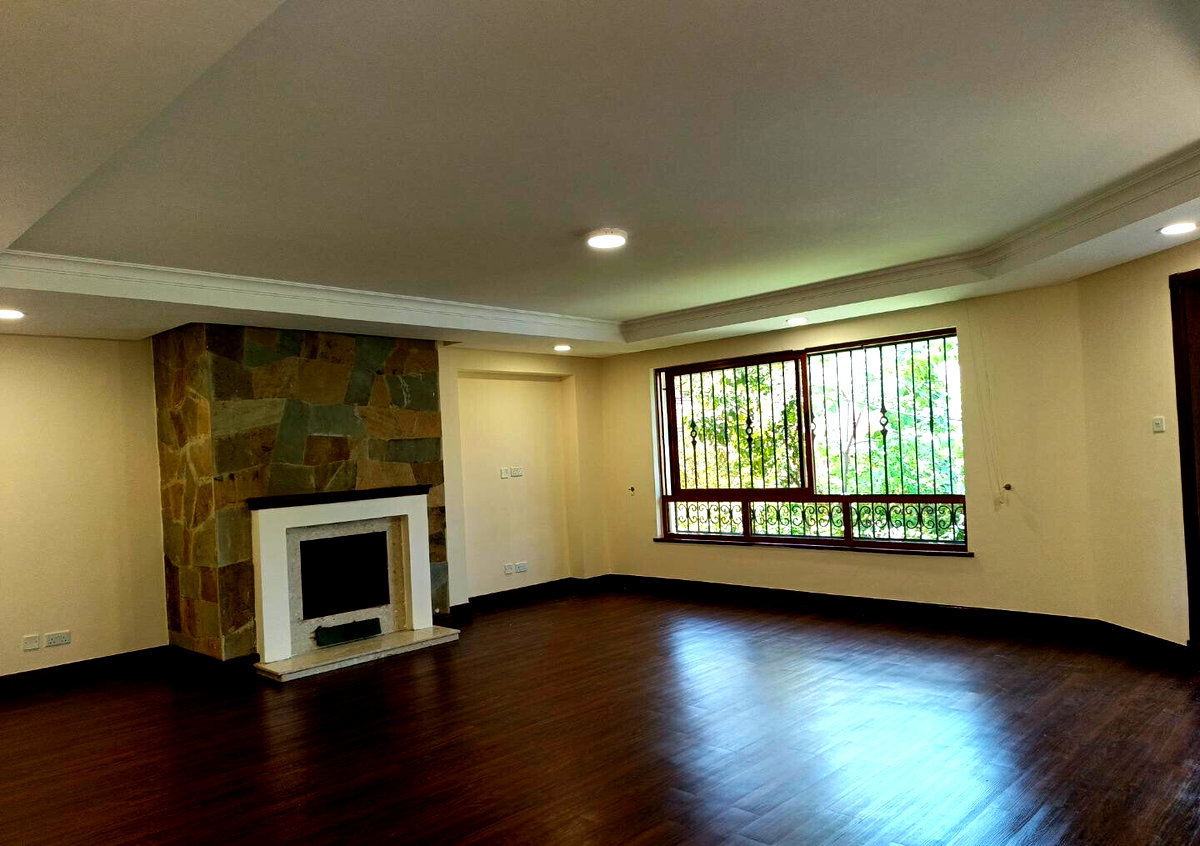 5-Ensuite Townhouse with Sunken Lounge & Pool - Spring Valley