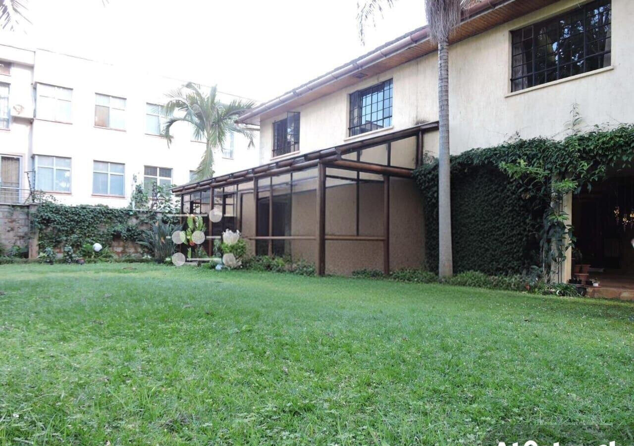 4-Ensuite Townhouse with Fireplace & Private Garden - Westlands