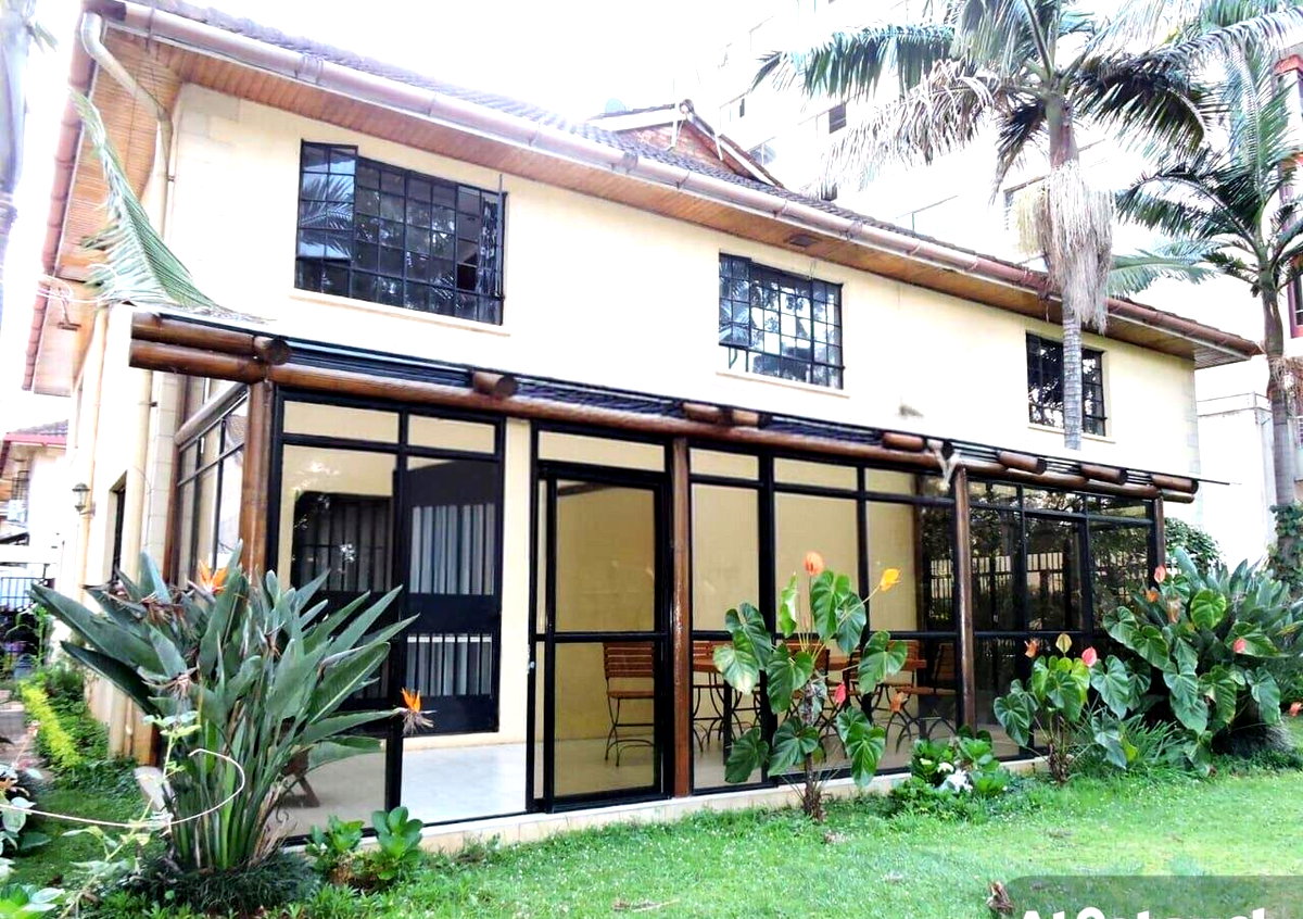 4-Ensuite Townhouse with Fireplace & Private Garden - Westlands