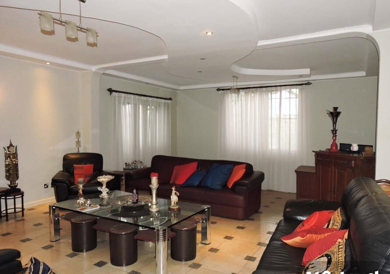 4-Ensuite Townhouse with Fireplace & Private Garden - Westlands