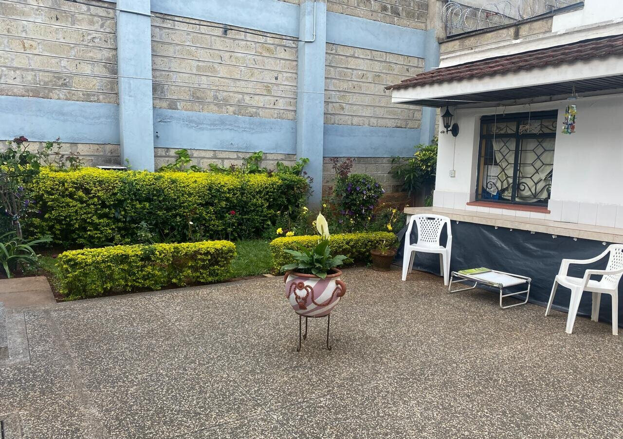 4-Ensuite Townhouse with DSQ & Mature Garden - Spring Valley