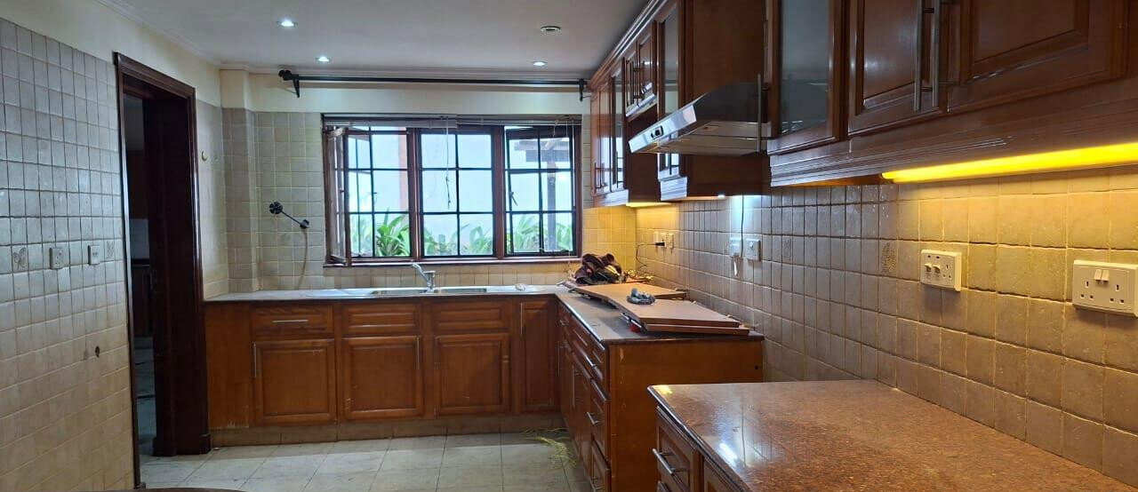 4-Ensuite Townhouse with UN-Level Security & Private Garden - Westlands
