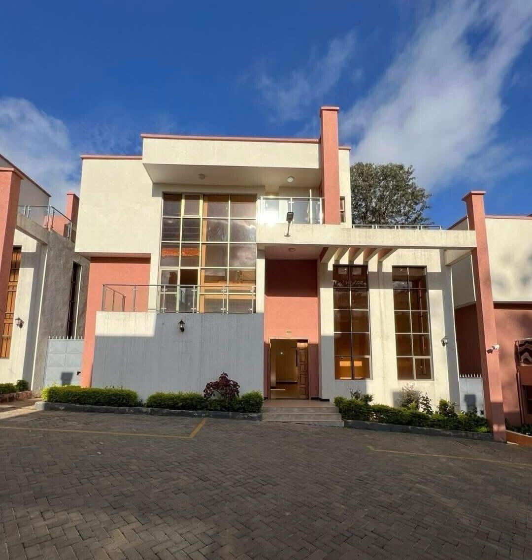 5BR En-Suite Townhouse - Lavington