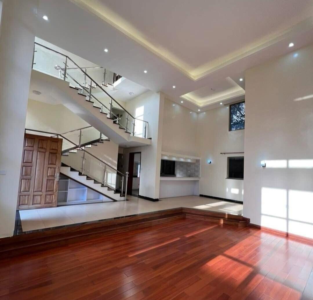 5BR En-Suite Townhouse - Lavington