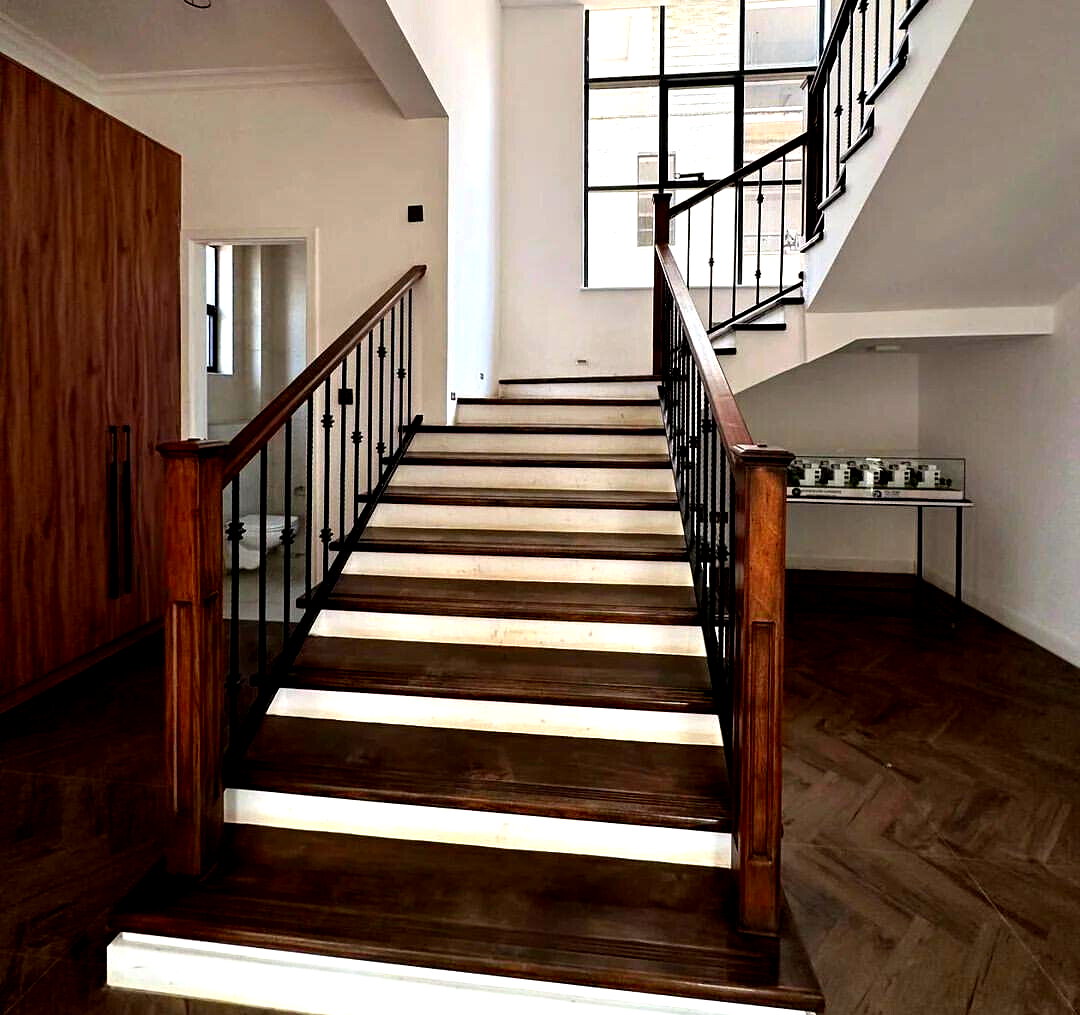 4-Ensuite Townhouse with Rooftop Terrace & High Ceilings - Lavington