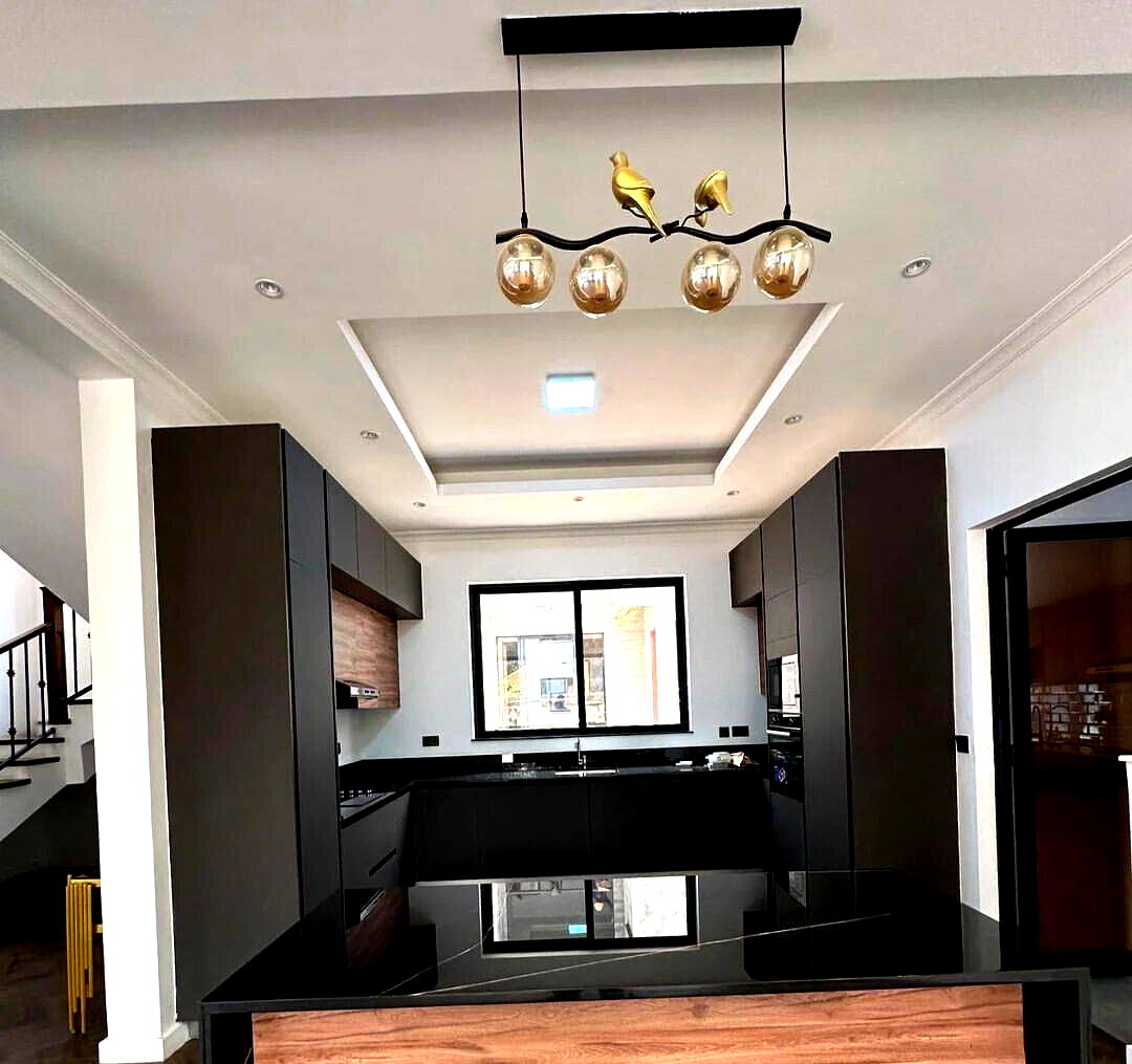 4-Ensuite Townhouse with Rooftop Terrace & High Ceilings - Lavington